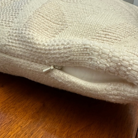 West Elm geometric pillow cover - Picture 5 of 5